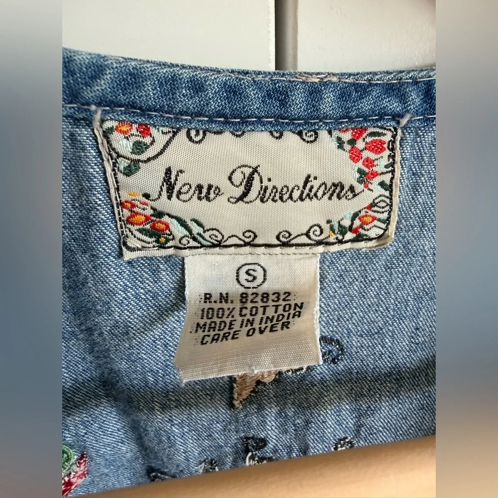 Vintage Denim Vest with Floral Embroidery - Picture 2 of 3